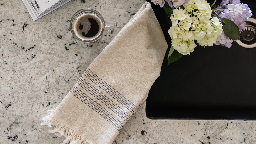 WHAT ARE THE BEST HOST{ESS} GIFTS?