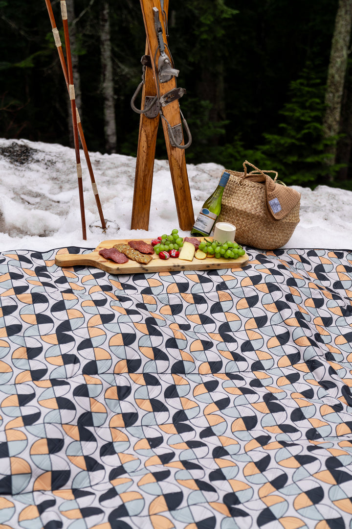 THE EXCURSION | packable picnic blanket