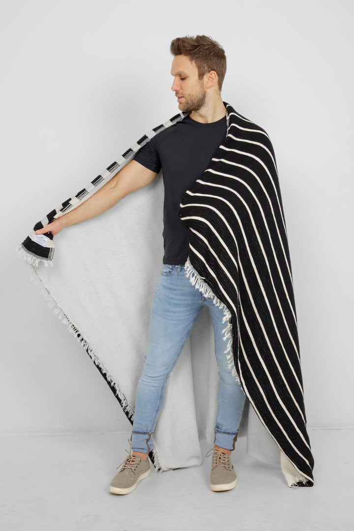 THE WINSLOW  | Striped Linen Blend – Fleece Throw