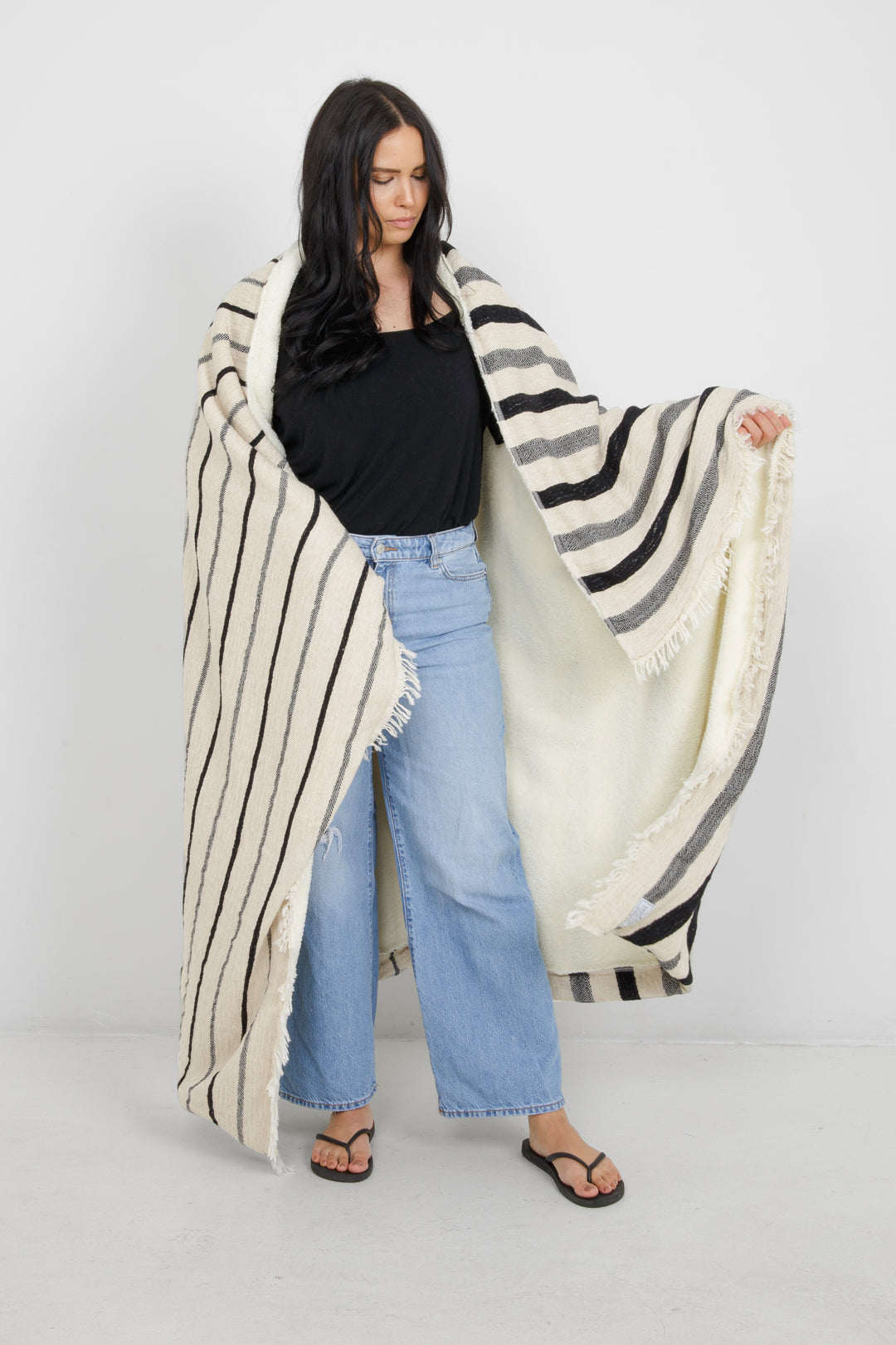 THE WINSLOW  | Striped Linen Blend – Fleece Throw