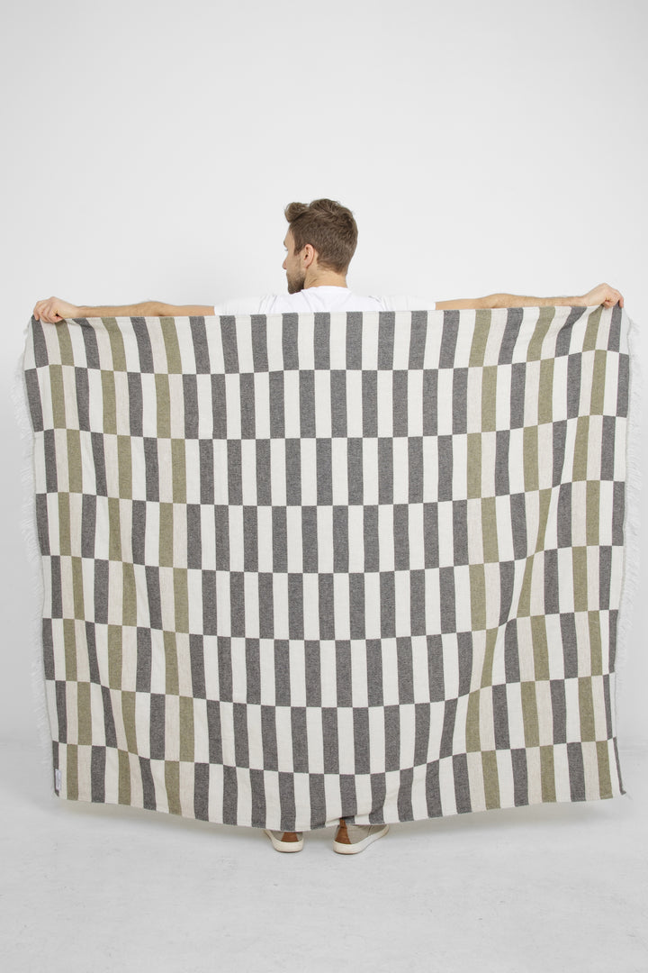 THE LAZLO | Wool Blend Throw