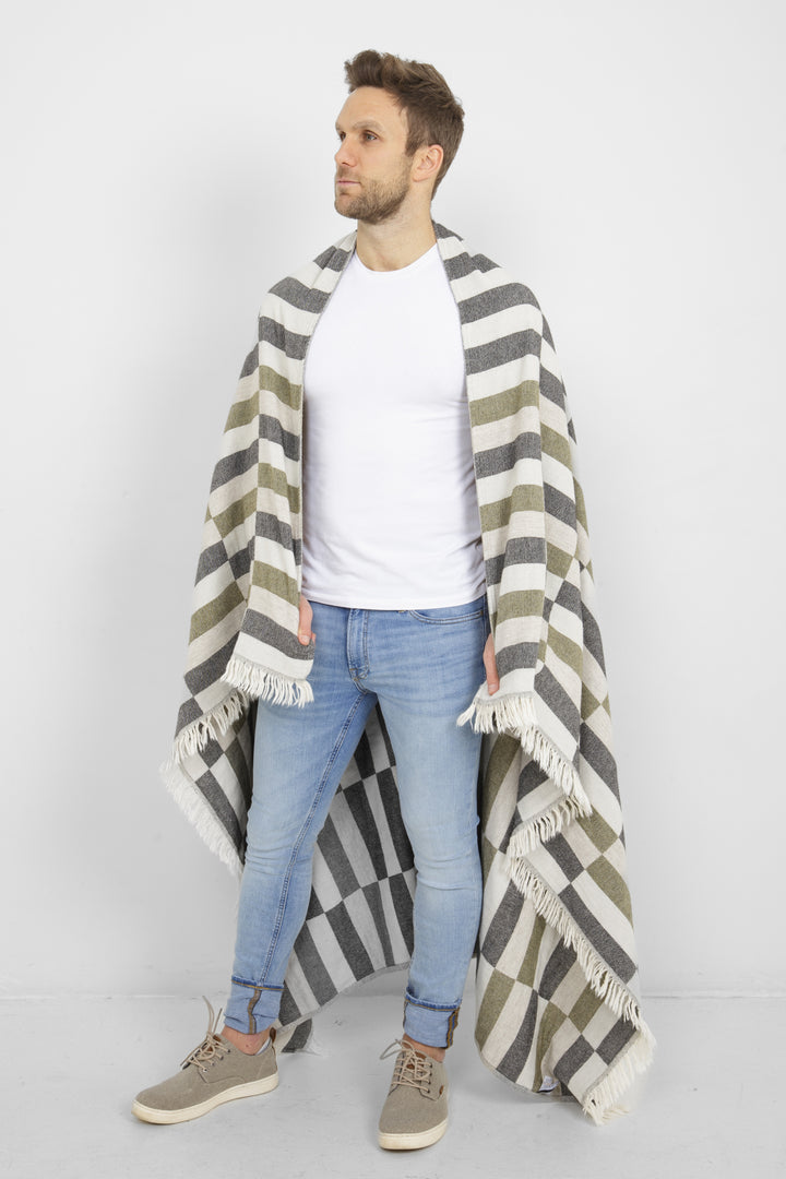 THE LAZLO | Wool Blend Throw