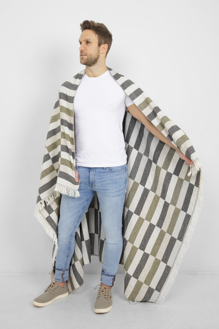 THE LAZLO | Wool Blend Throw