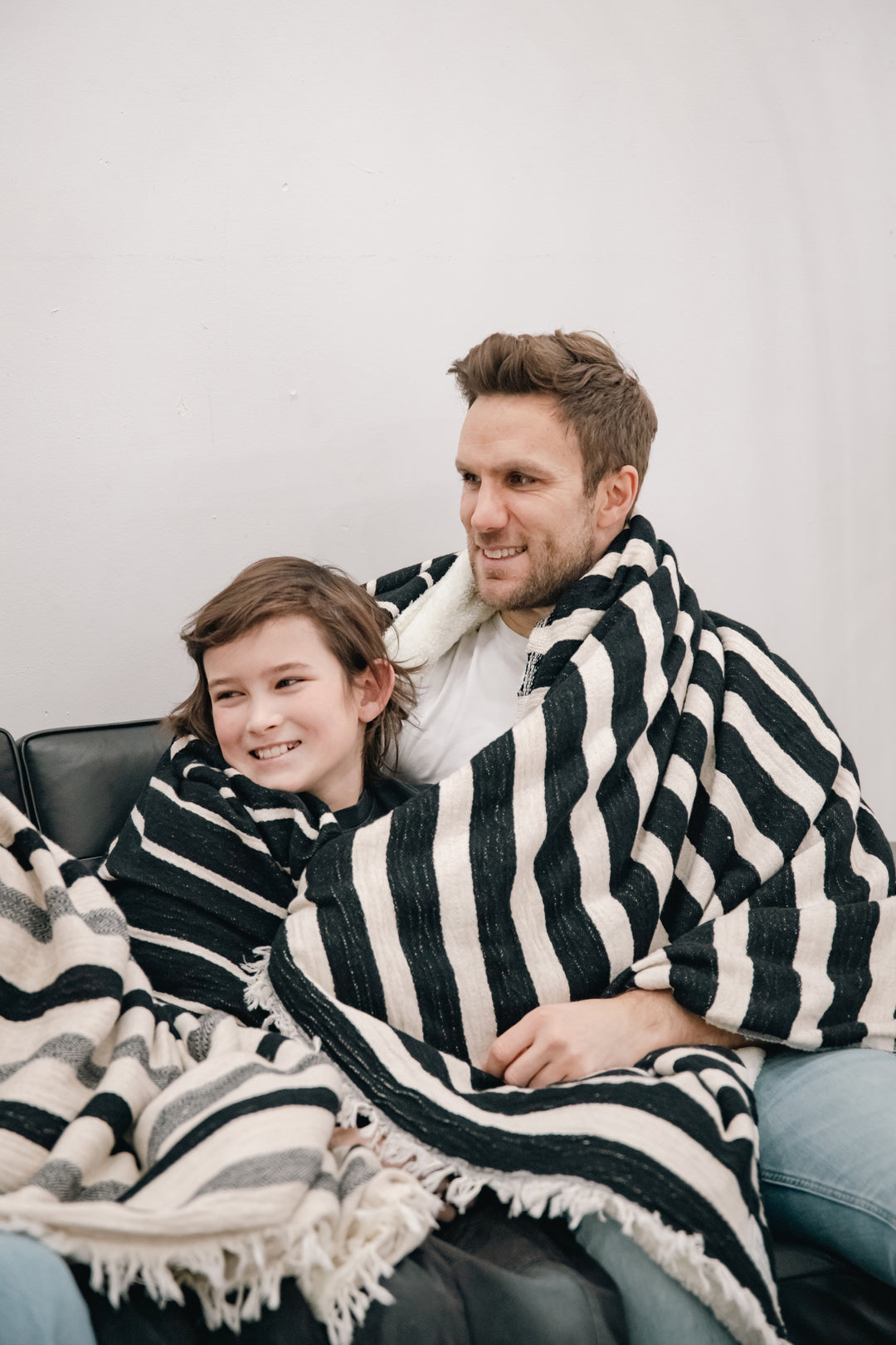 THE WINSLOW  | Striped Linen Blend – Fleece Throw