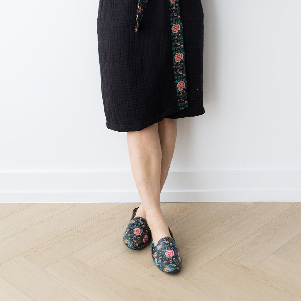 #color_black-floral