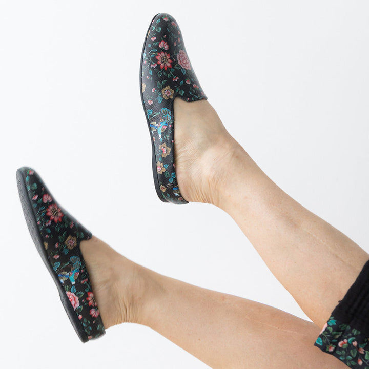 #color_black-floral