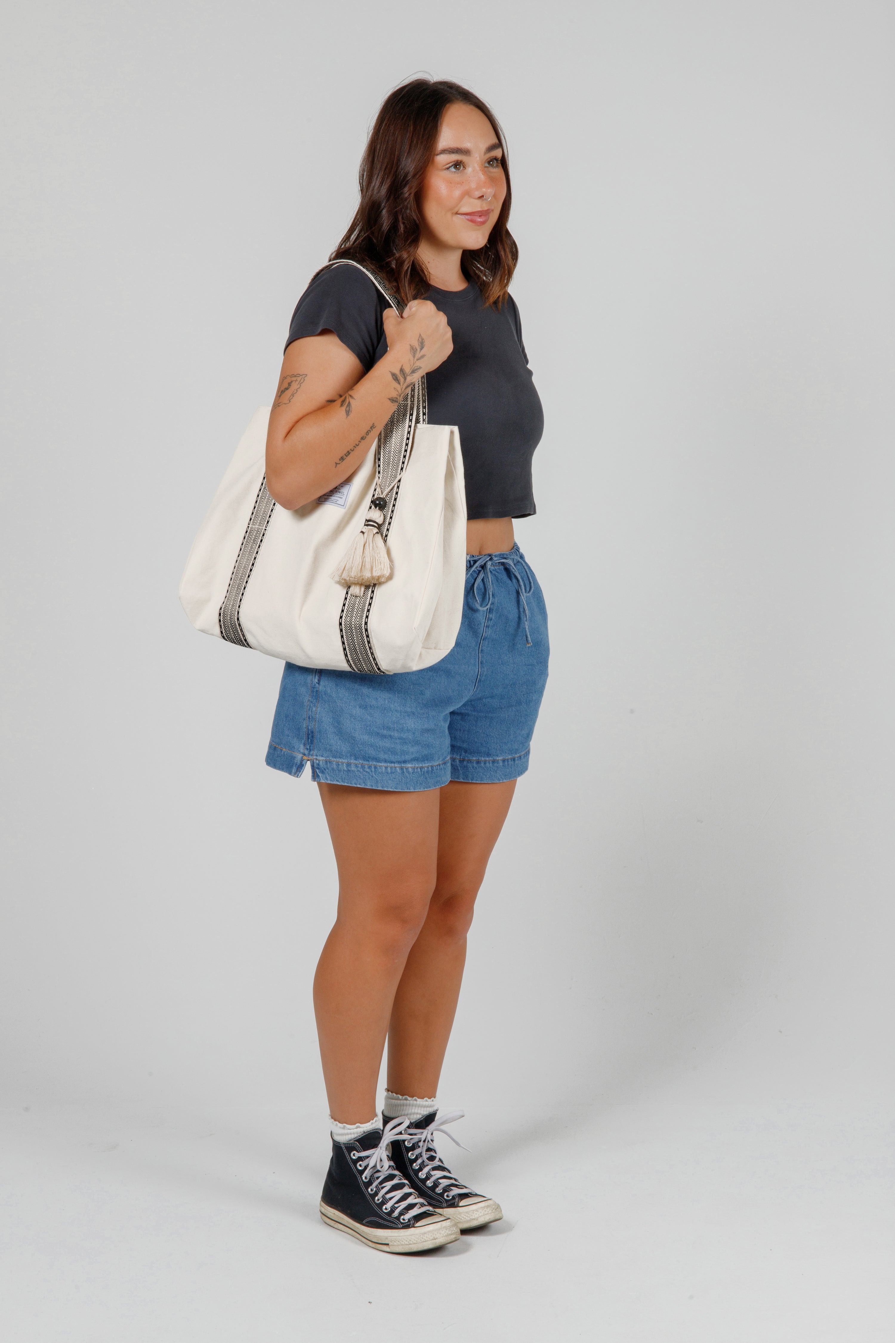 THE ORLA | Tassel Tote Bag – Tofino Towel Co.