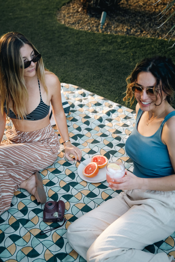 THE EXCURSION | packable picnic blanket