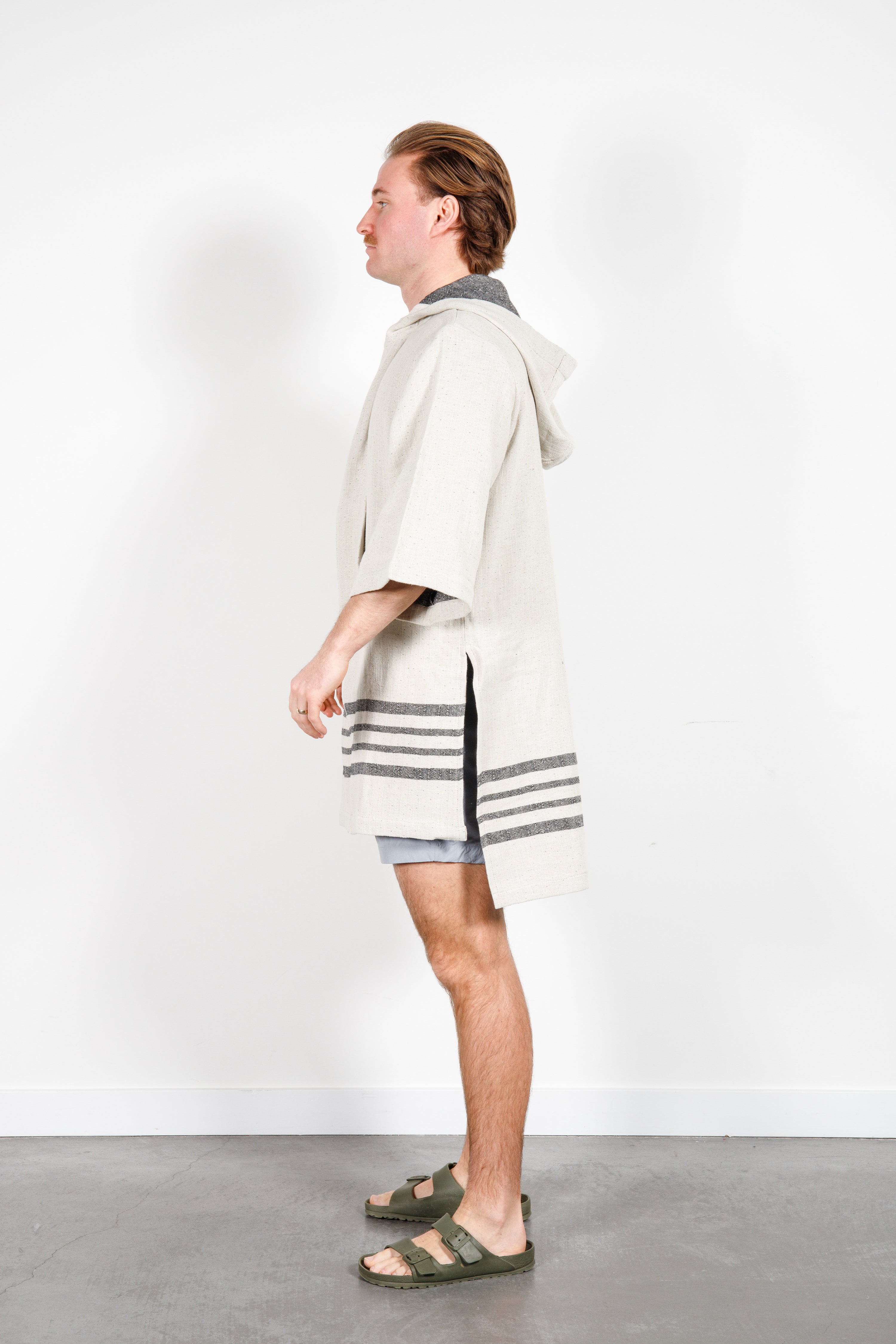 THE ECHO Linen Blend Zip Poncho – Tofino Towel Co.