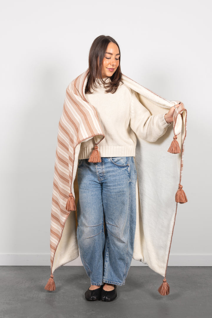 THE RIGGS | Fleece Lined Throw