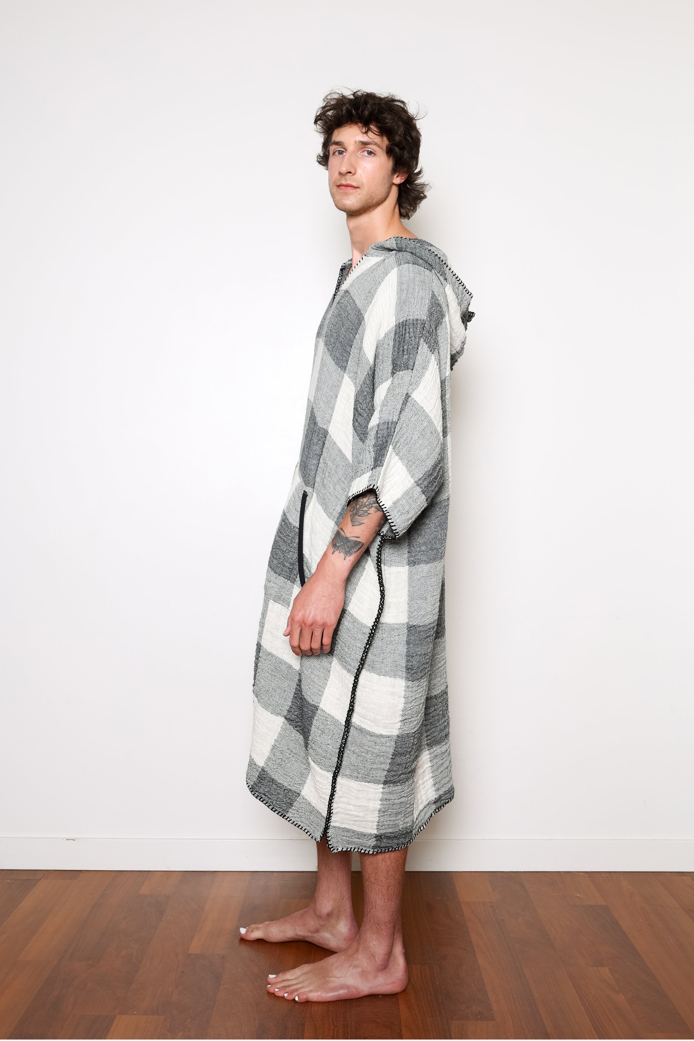 THE LIMITED EDITION PLAID COCOON Men s Muslin Surf Poncho